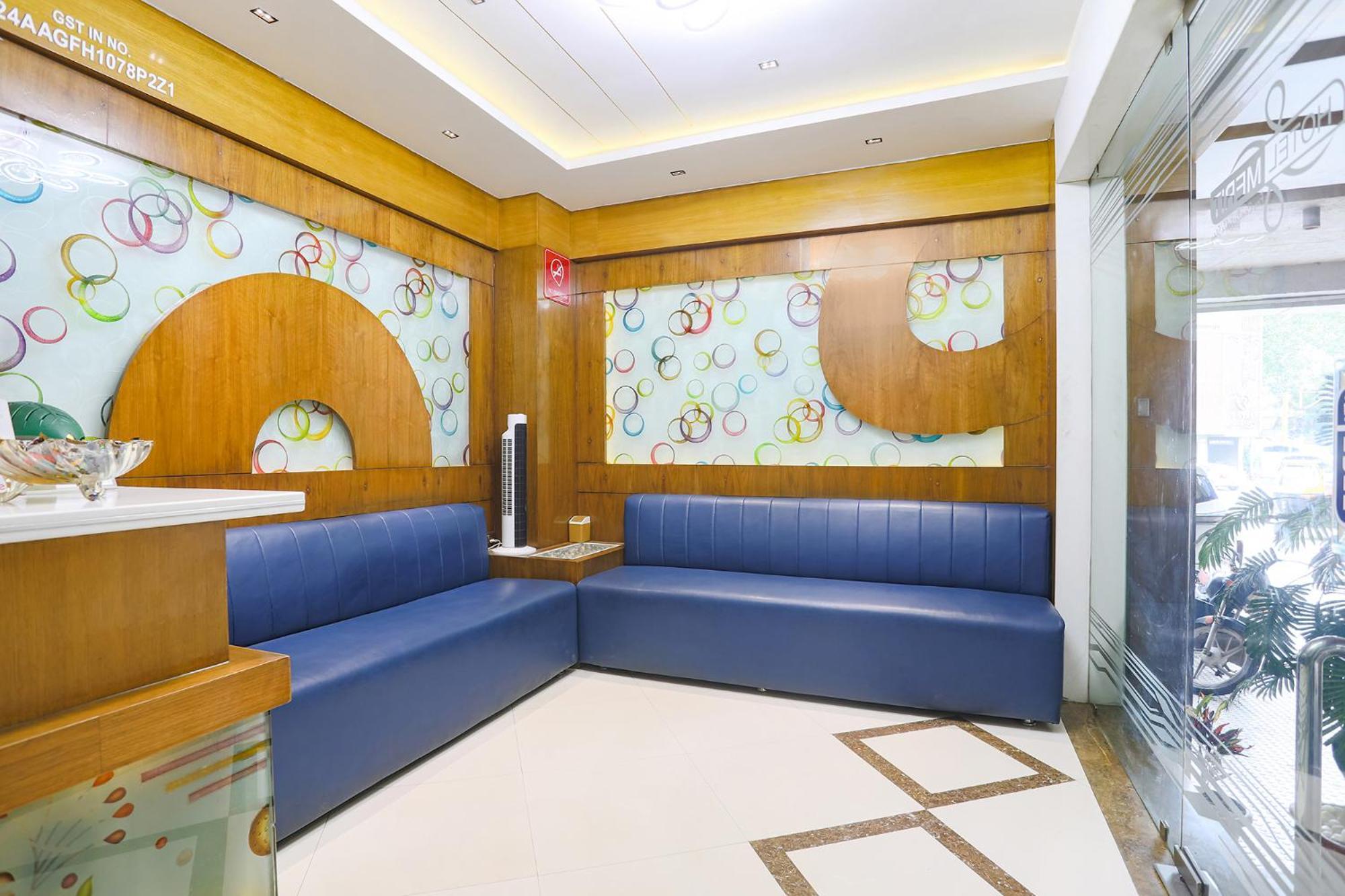 Hotel Merit Surat Esterno foto